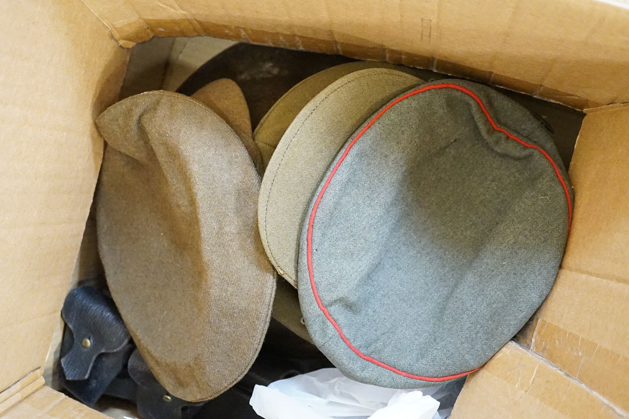 Miscellaneous WWI military caps and hats